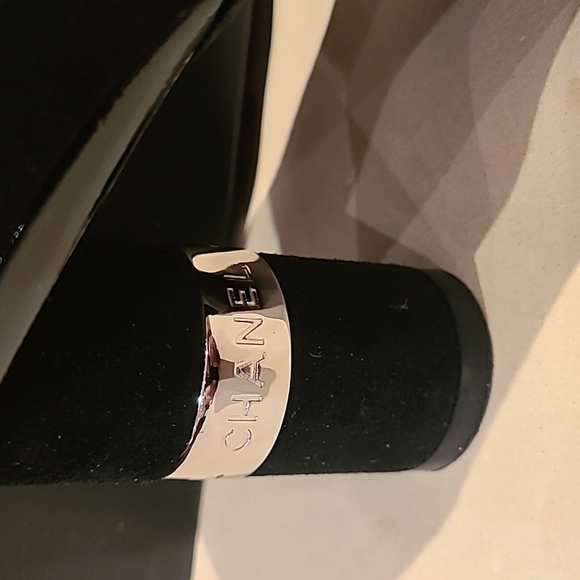 CHANEL black suede pumps with chrome and patent leather details. Size 40 - Picture 3 of 16